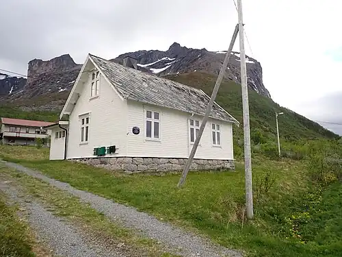 Ancienne école construite en 1916 et fermée en 1944.