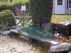 Réplique à l'échelle