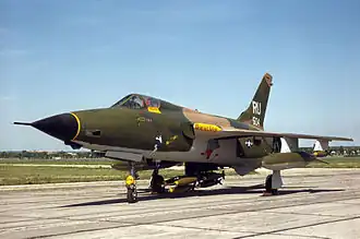 Republic F-105 Thunderchief (premier vol en octobre 1955), 833 construits.