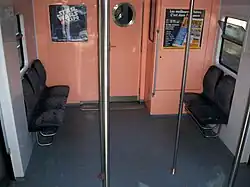 Vue de la plate-forme d'extrémité de la voiture centrale.