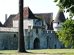 Le châtelet d'entrée.