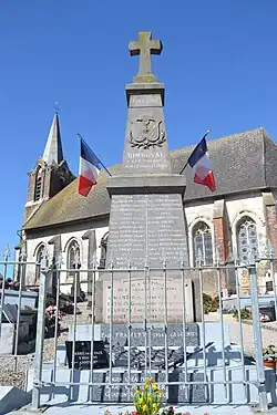 Le monument aux morts.