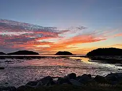 Embouchure de la rivière du Bic, îles Brûlée, du Massacre, caps, montagnes, rochers et limon (2022).