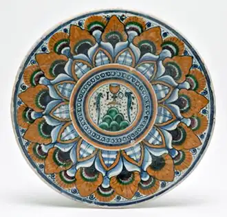 Assiette à décor « oeil de plume de paon », Faenza, fin du XVe siècle.