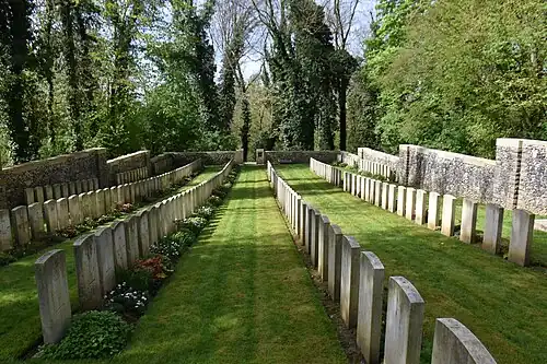 Le Roeux British Cemetery.