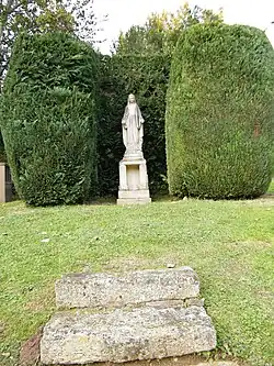 Vierge en bordure de voirie.