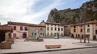 La place et la mairie