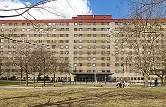 Le bâtiment principal de 1973.