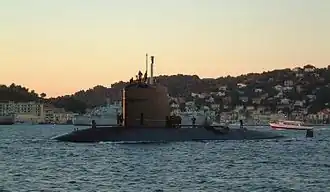 Le Rubis en manœuvre dans la rade de Toulon en octobre 2001.