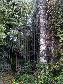 Neder-over-Heembeek : grille du pavillon du château de Meudon.