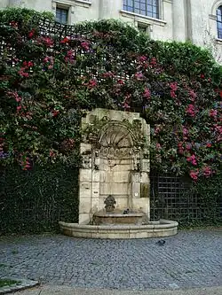 Fontaine du square Paul-Langevin.
