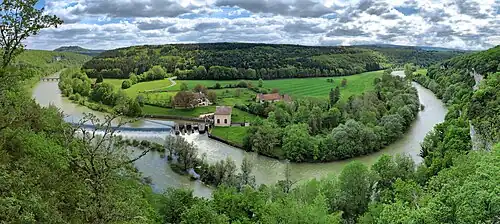 Les anciennes forges dans la boucle de la Loue.