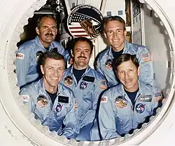 Derrière : James van Hoften et William FisherMilieu : John LoungeDevant : Joseph Engle et Richard Covey