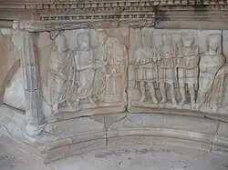 Théâtre de Sabratha, décoration du fond de l'orchestra