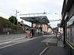 Le début de la route H21 à la douane de St-Gingolph.