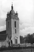 La tour de l'église paroissiale Saint-Servais vers 1920 (carte postale).