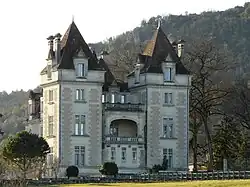 Le château de Monrecour.