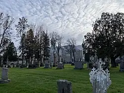 Cimetière et église de la paroisse Sacré-Cœur-de-Jésus