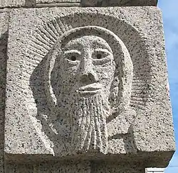 Sculpture de Saint Hélier.