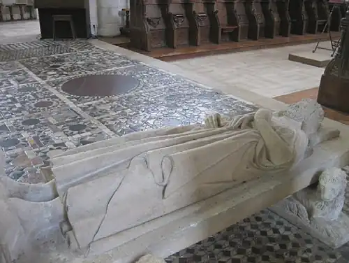 Gisant de Philippe Ier, abbaye de Saint-Benoît-sur-Loire, XIIIe siècle.