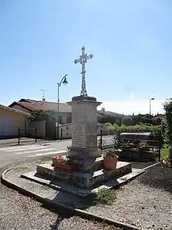 Le monument aux morts.