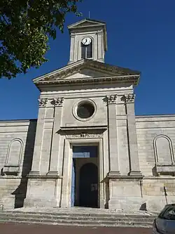 Église Saint-Vivien.