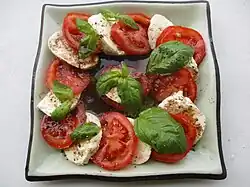 Salade caprese.