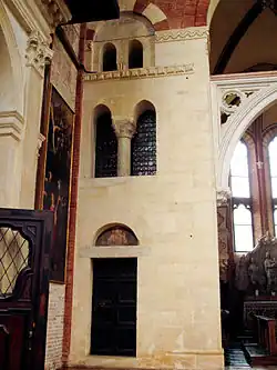 Le pied du campanile