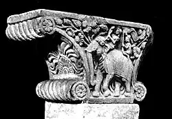 Vue arrière du chapiteau (reconstituée à partir des photographies disponibles).