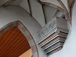 Balcon des anciens comtes dans le chœur.