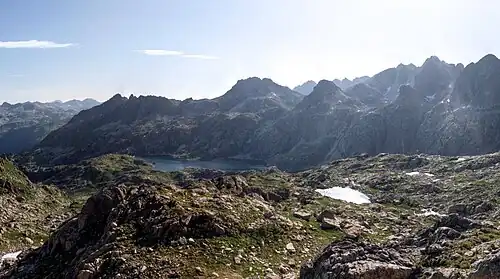 Principal lac de Saboredo et pic de Saboredo, tête de la vallée de la Garonne.