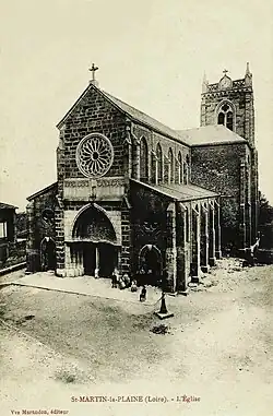 Carte postale du début du XXe&nbsp;siècle représentant l'église de Saint-Martin-la-Plaine
