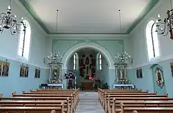 Vue intérieure de la nefvers le chœur.