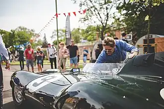 Une Jaguar Type D, restaurée et entretenue par Classic Performance Engineering Ltd, exposée lors d'un Scramble.