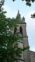 Clocher-porche de l’église.