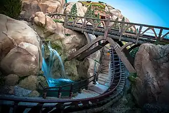 La plus grande des deux chutes.