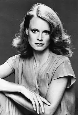 Shelley Hack interprète Tiffany Welles.