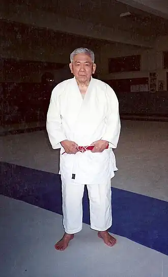 Shozo Awazu à Paris, en 2003, 9e dan (kyū-dan, ceinture rouge).
