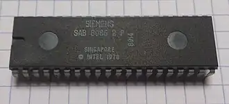 Intel 8086 fabriqué par Siemens pour le PC1512 d'Amstrad (Siemens 8086-2 PDIP)