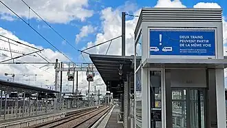 Signalétique voyageurs« Deux trains peuvent partir de la même voie ».