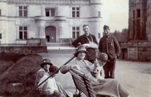 voir la légende ci-après