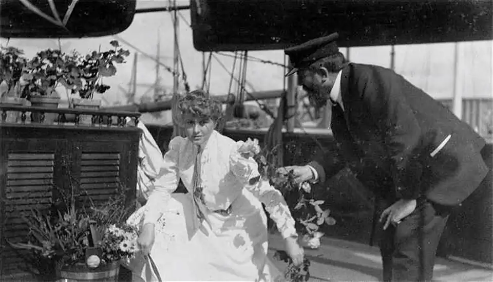 voir la légende ci-après