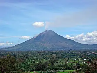 Vue du Sinabung le 13 septembre 2010.