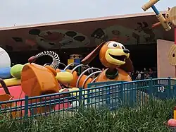 Slinky Dog Zig-Zag Spin à Hong Kong Disneyland