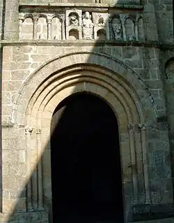 Porte du bras nord du transept.