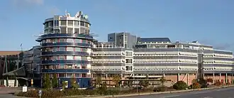 Entrée principale et bâtiment d'Hästsporten.