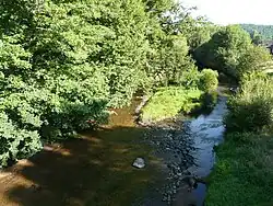 En limites d'Argentat et de Monceaux-sur-Dordogne.
