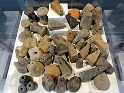 Fusaïoles en pierre.Musée national de Belgrade, Serbie