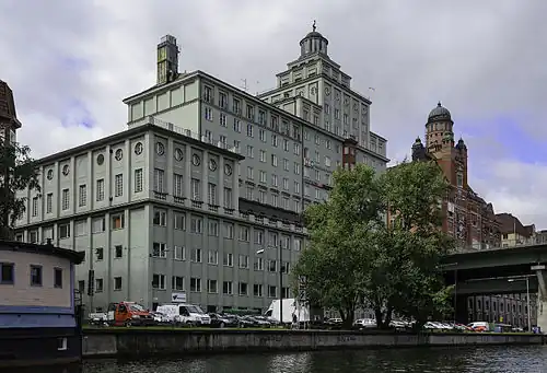 Le palais des sports