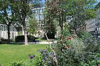 Image illustrative de l’article Square Yves-Klein